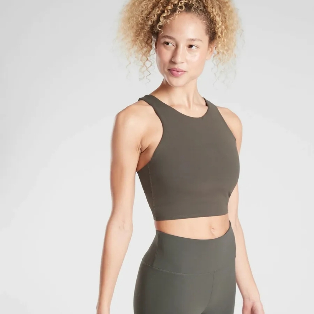 Athleta olive conscious crop Large D-DD+